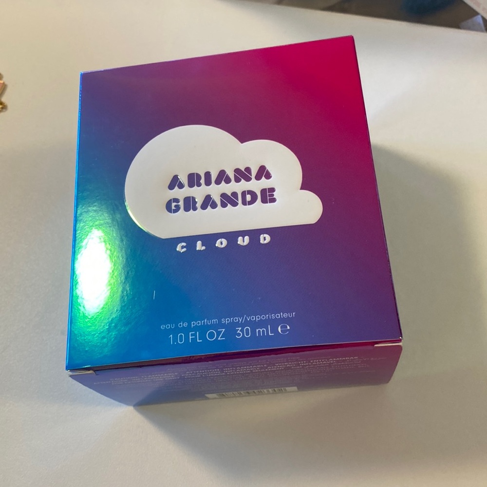 Ariana Grande Cloud